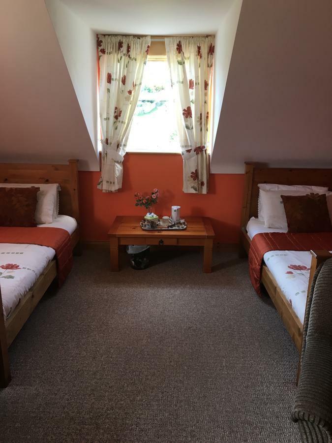 Bed & Breakfast Heeneys 3*